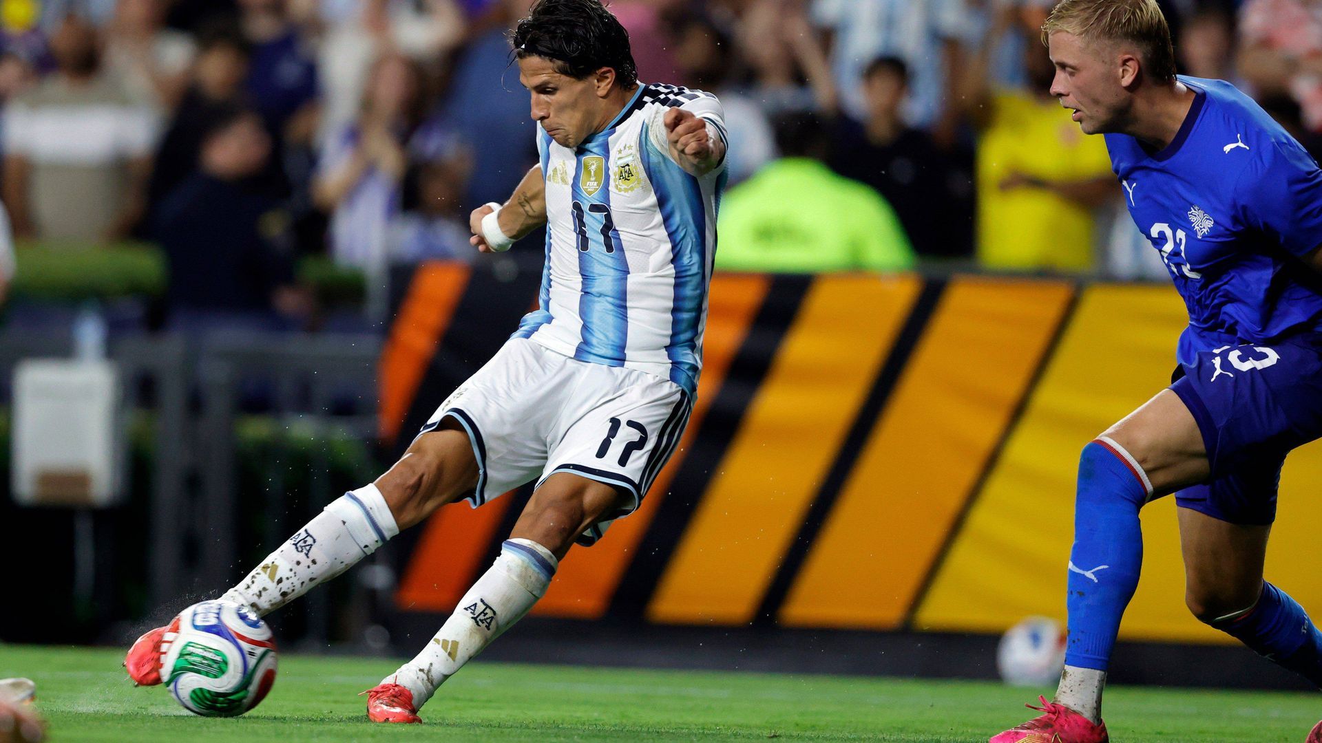Giuliano, en un partido de Argentina
