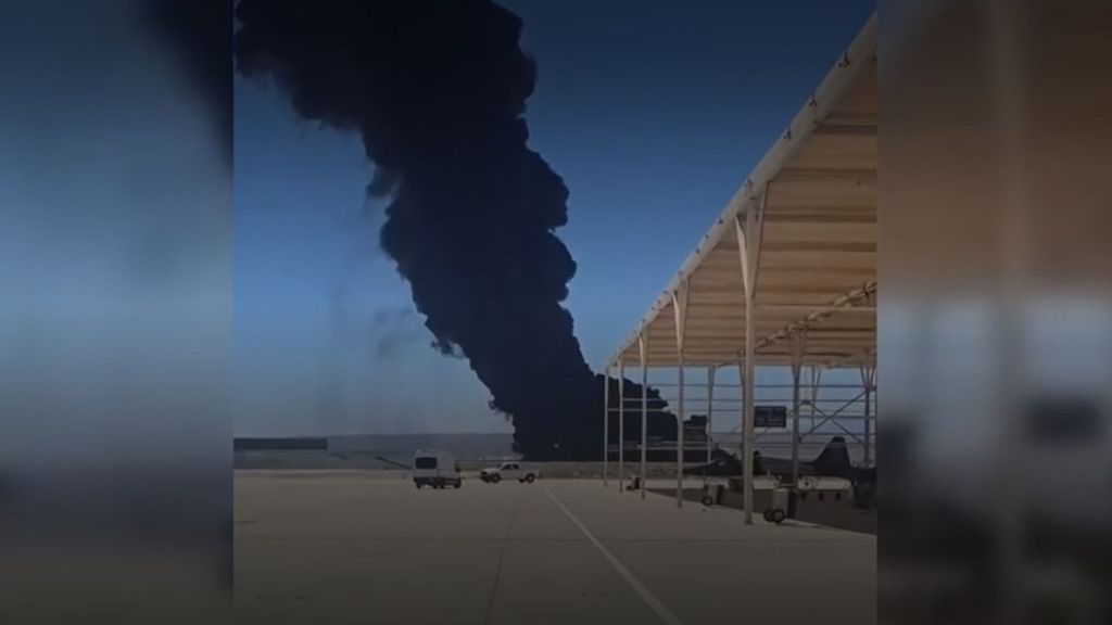 Mueren los ocho miembros de un bombardero B-52 al estrellarse en California