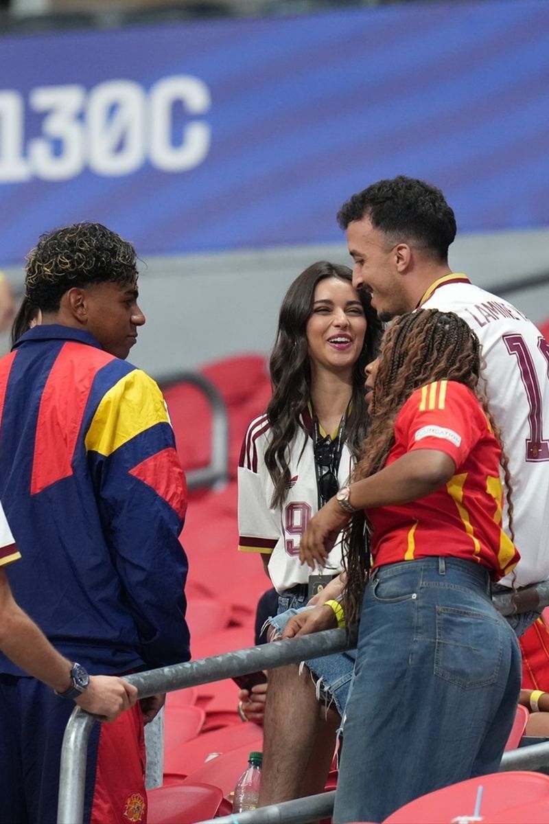 La imagen que demuestra la buena relación entre Inés García y la familia de Lamine Yamal
