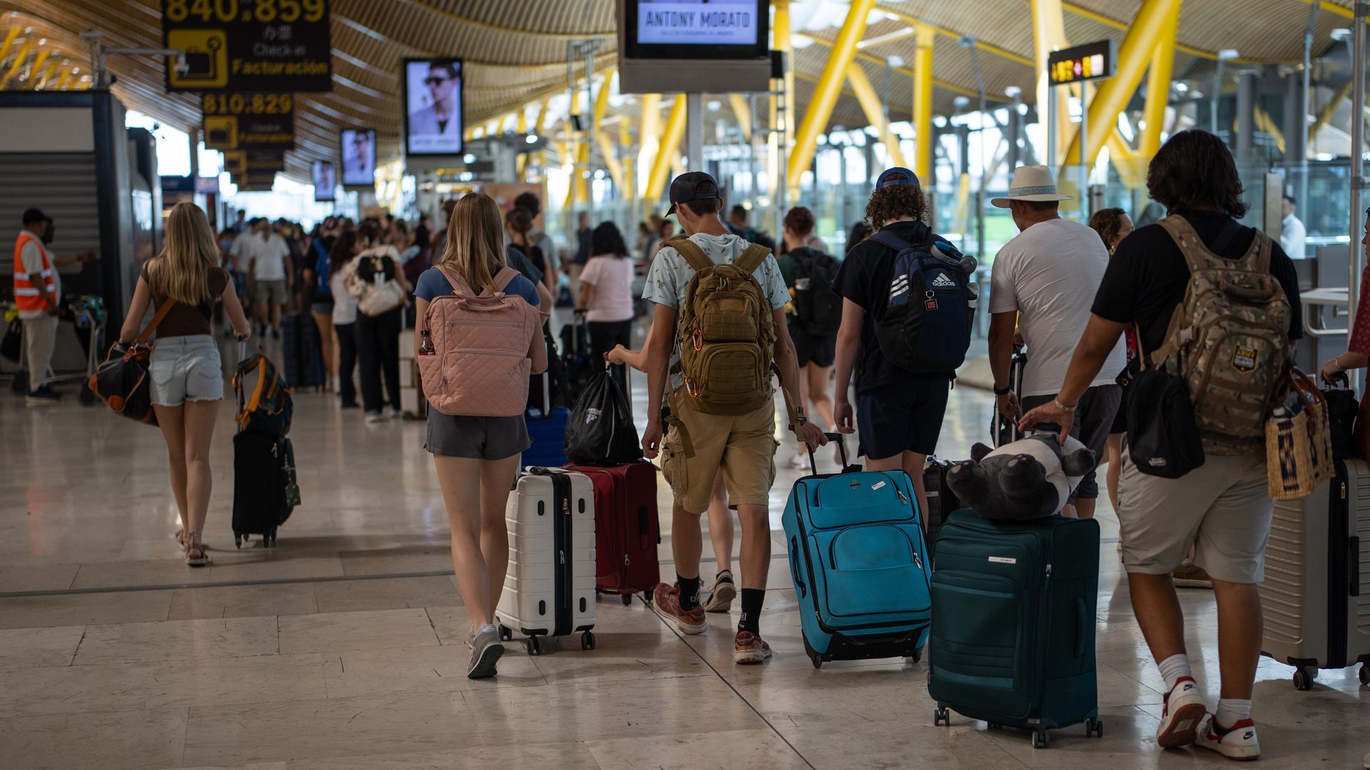 La nueva normativa de la Unión Europea sobre los costes extras del billete de avión: de la selección de asientos al pago por la maleta de mano La nueva normativa de la Unión Europea sobre los costes extras del billete de avión: de la selección de asientos al pago por la maleta de mano