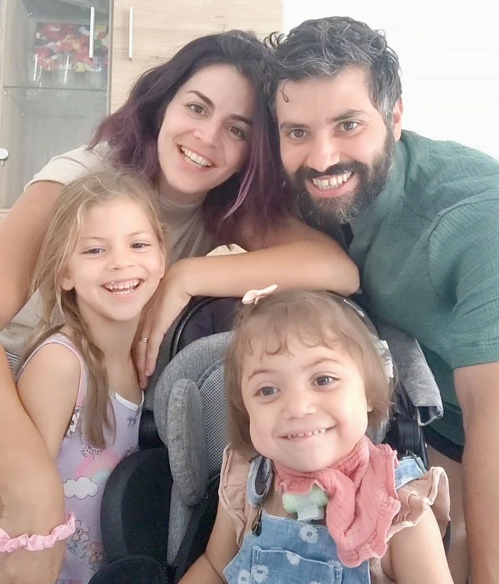 María junto a su familia