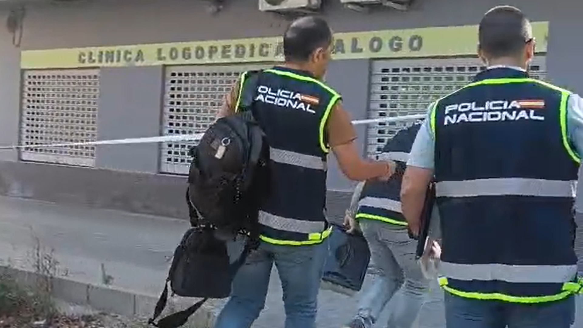 Policía Científica llega a la clínica de logopedia Policía Científica llega a la clínica de logopedia