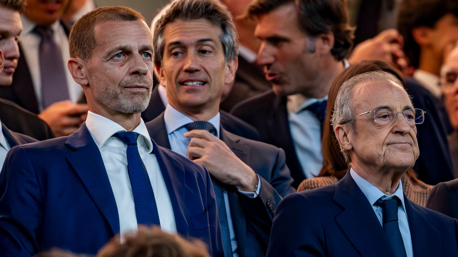 Aleksander Ceferin y Florentino Pérez en los cuartos de final de la Champions contra el Bayern en el Bernabéu Aleksander Ceferin y Florentino Pérez en los cuartos de final de la Champions contra el Bayern en el Bernabéu