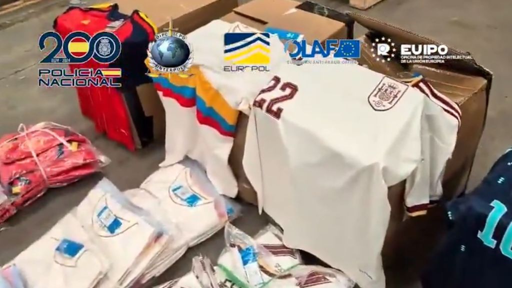 La Policía Nacional incauta camisetas falsificadas del Mundial 2026 por valor de siete millones de euros