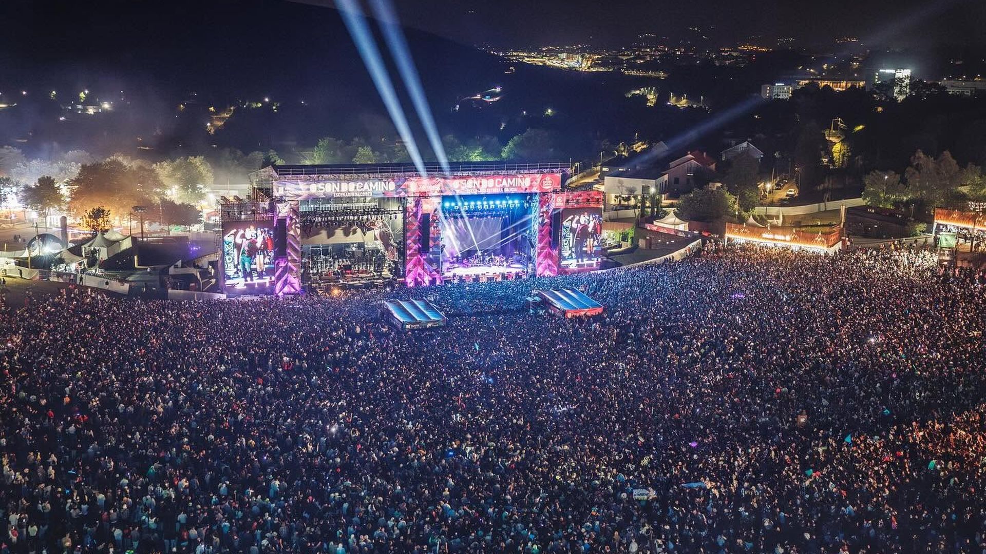 El festival arranca este jueves una nueva edición donde se esperan más de 120.000 personas en Santiago El festival arranca este jueves una nueva edición donde se esperan más de 120.000 personas en Santiago