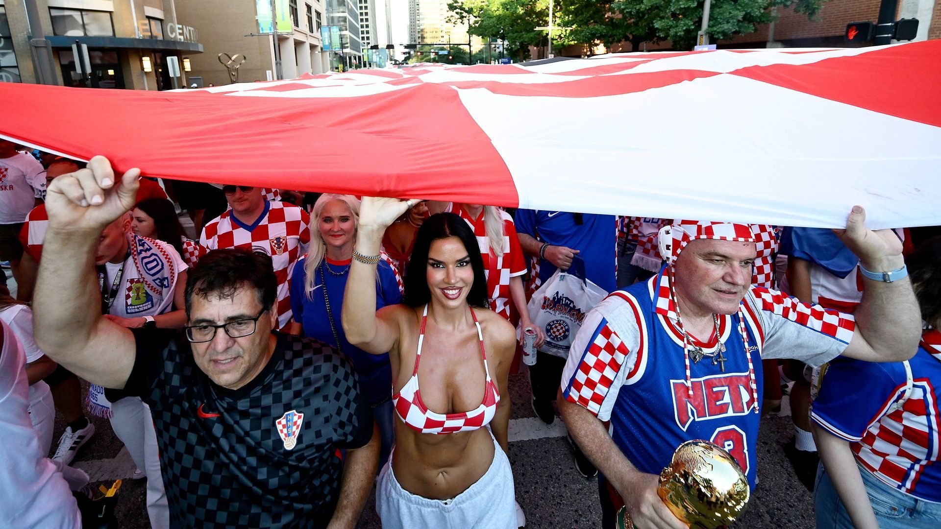 Ivana Knöll en la previa del Inglaterra - Croacia