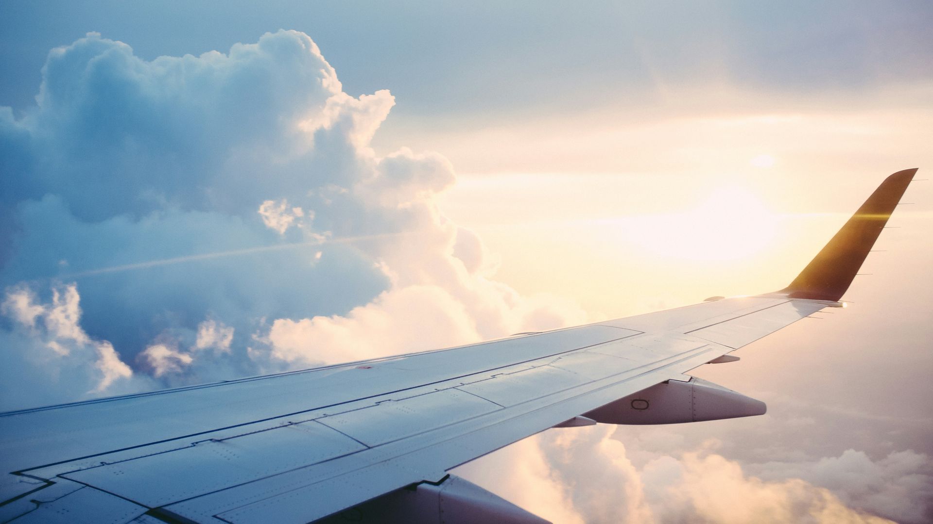 La nueva normativa comunitaria prohíbe expresamente que las aerolíneas cobren tasas por modificaciones administrativas.