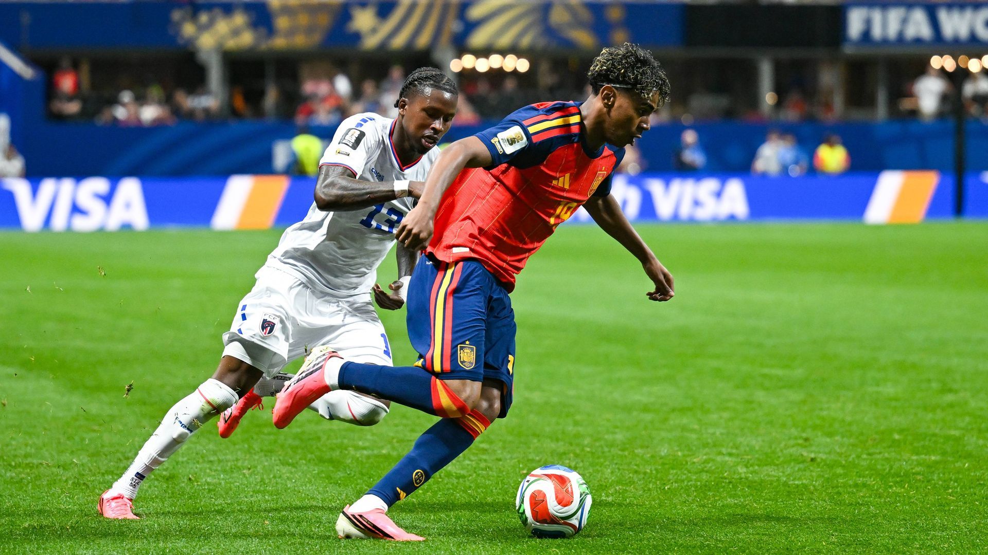 Lamine Yamal durante el partido de la Selección Española frente a Cabo Verde