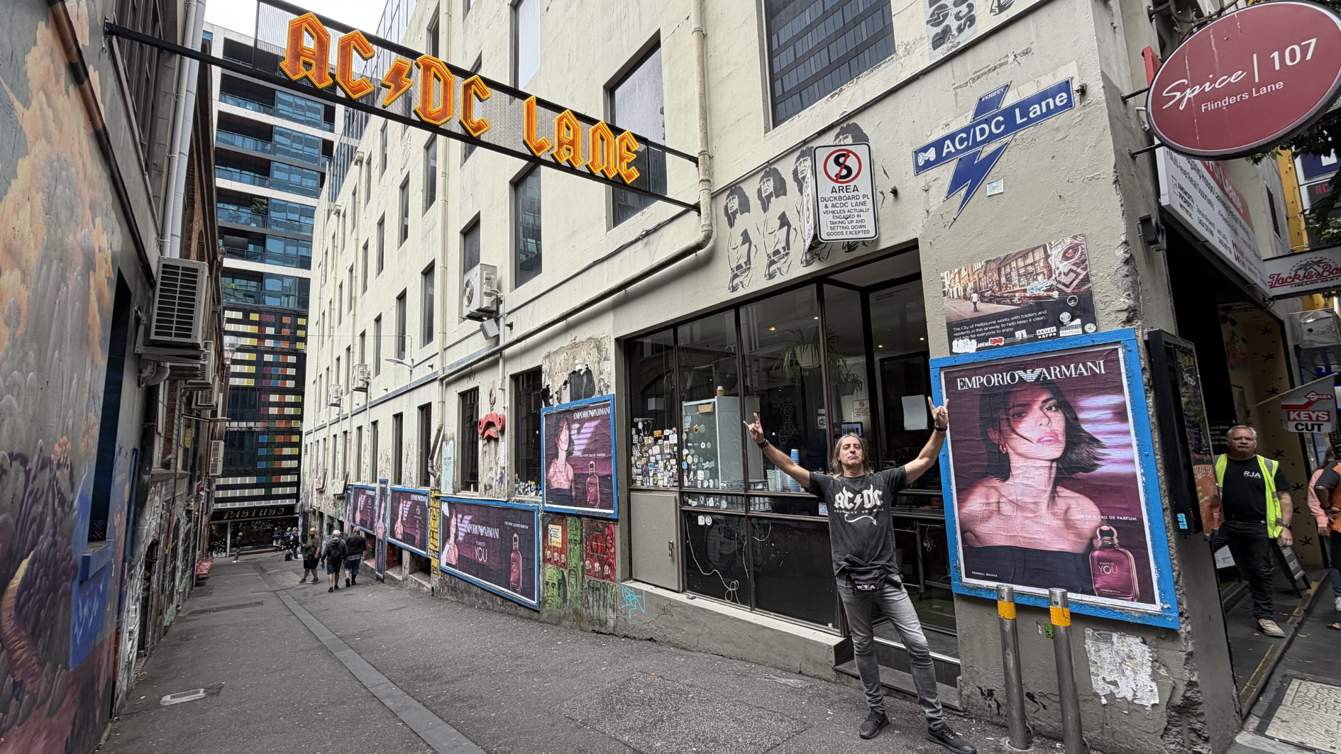 Los Viajeros Metaleros, en ACDC Lane
