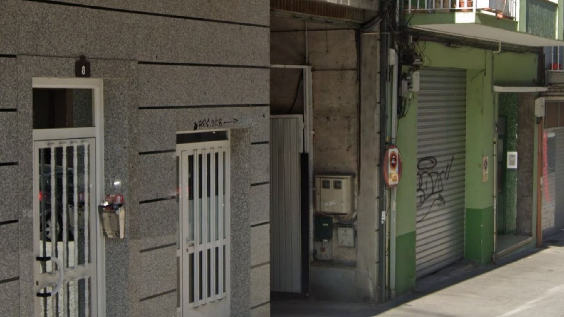Portal en la Rúa Monte Seixo de Ourense, donde una mujer ha sido apuñalada en la puerta de su edificio Portal en la Rúa Monte Seixo de Ourense, donde una mujer ha sido apuñalada en la puerta de su edificio