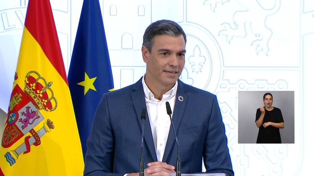 Sánchez pide no utilizar corbata "cuando no sea necesario" porque así "estaremos haciendo frente al ahorro energético" (Julio 2022)