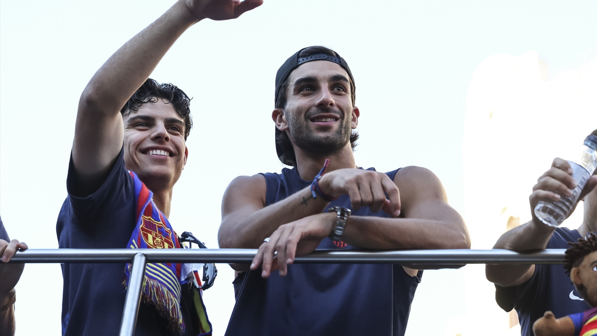 Xavi Espart y Ferran Torres, en la celebración de LaLiga del Barcelona Xavi Espart y Ferran Torres, en la celebración de LaLiga del Barcelona