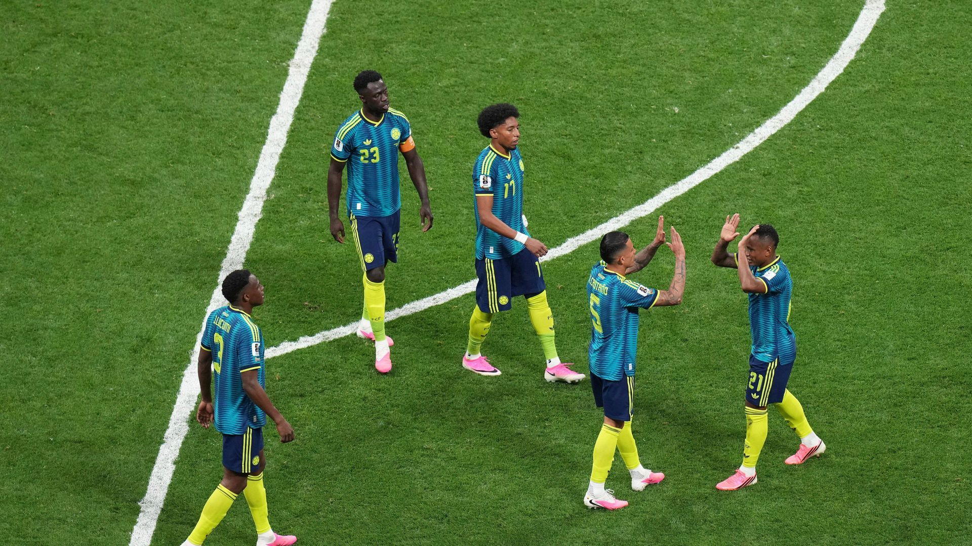 Colombia celebrando un gol ante Uzbekistán