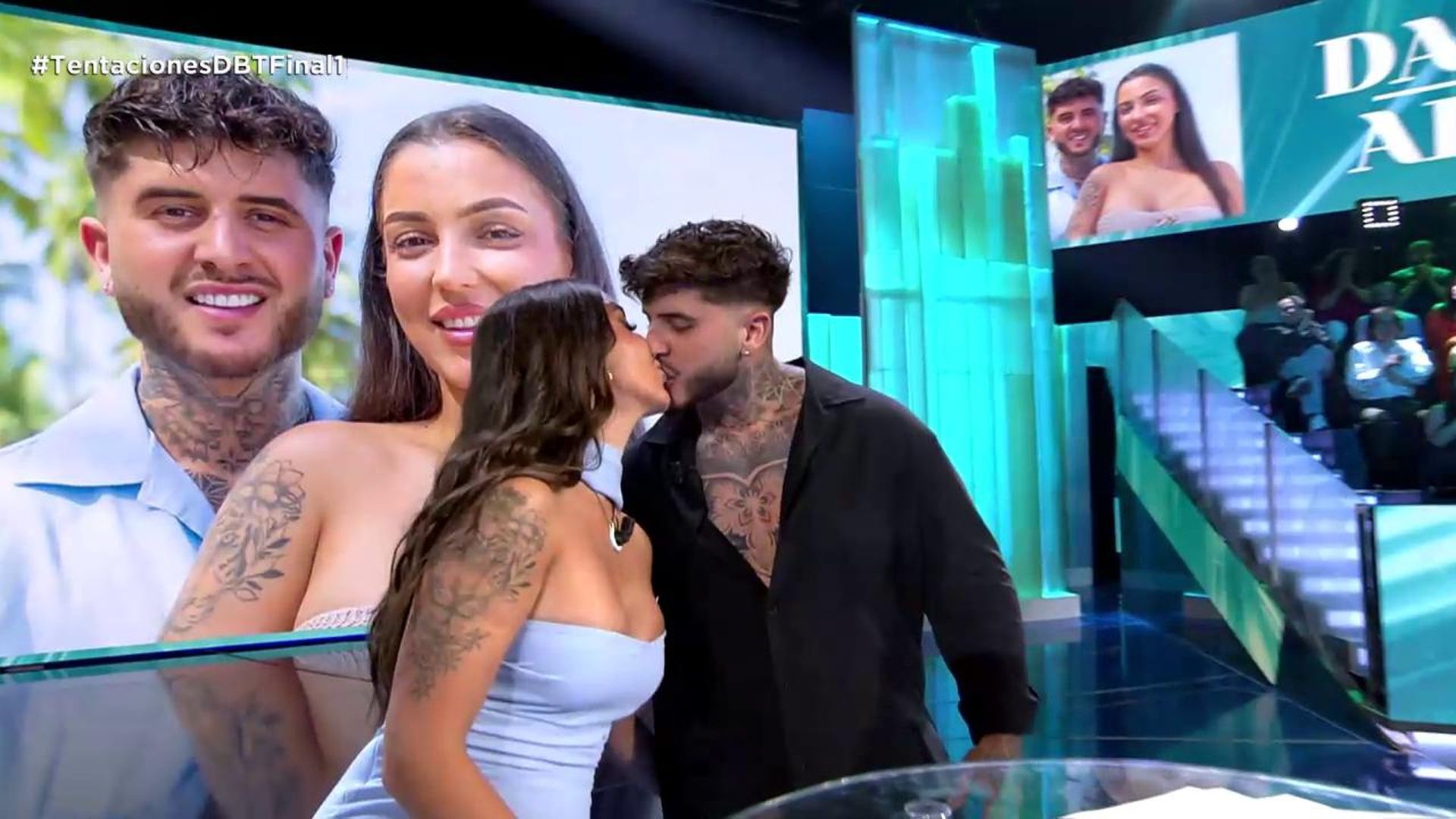 El beso de David y Alba en el debate final