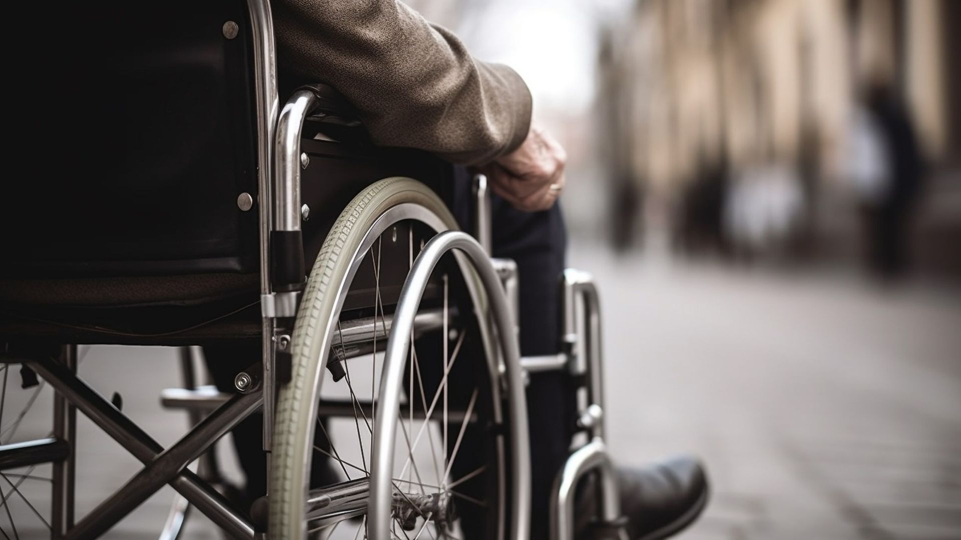 Imagen de una persona en silla de ruedas. Imagen de una persona en silla de ruedas.
