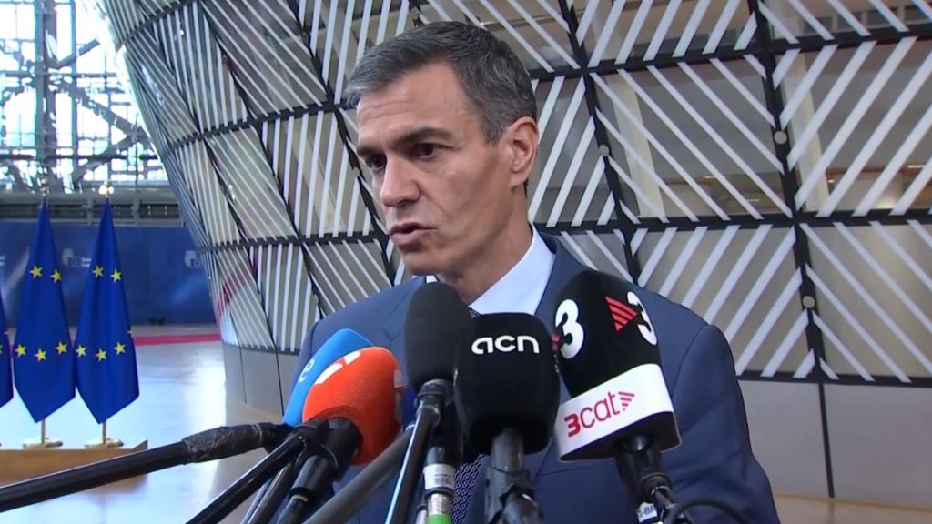 Sánchez transmite a Zapatero su "confianza" en su inocencia y se solidariza con sus hijas