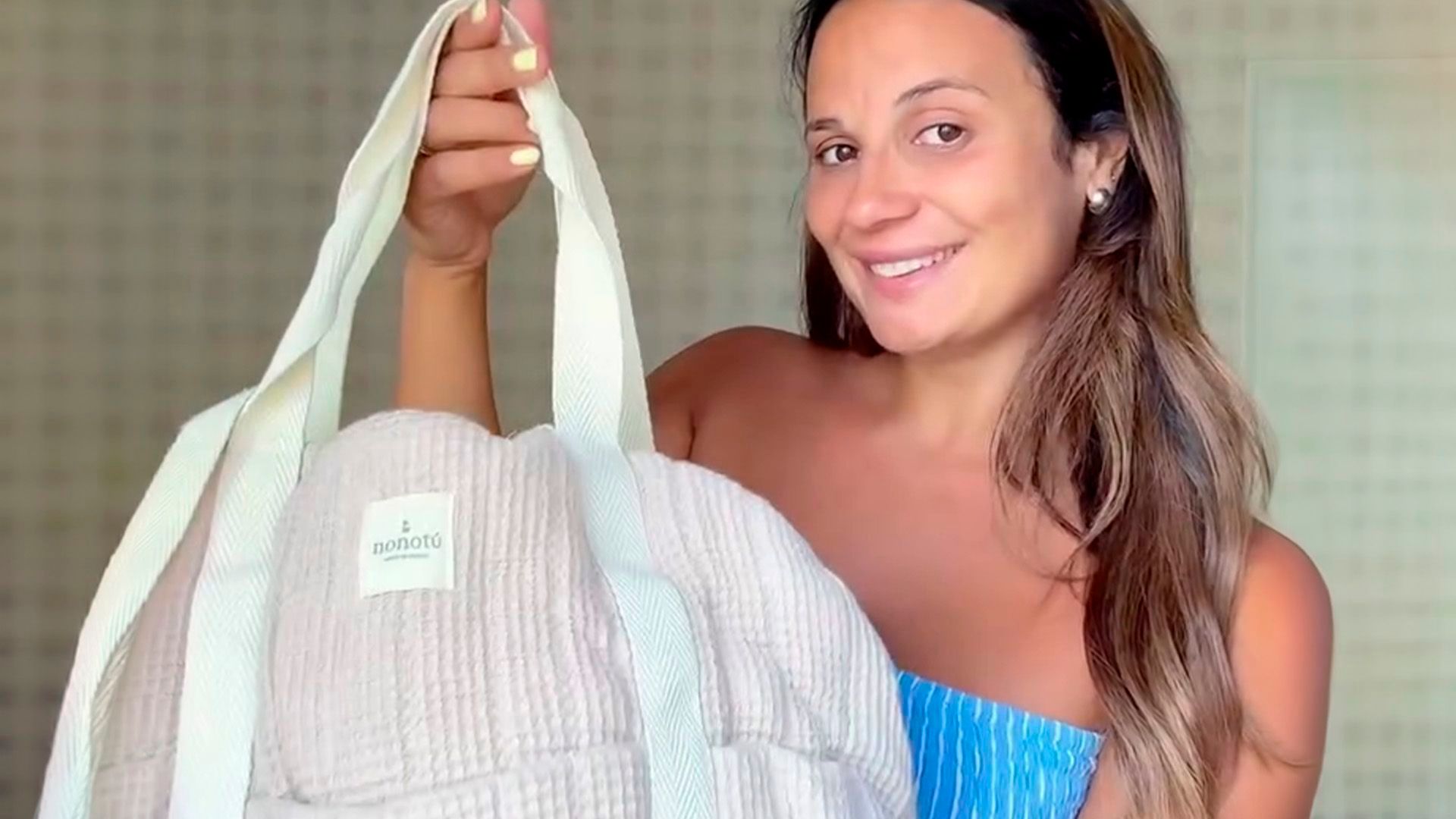 Lara Tronti, embarazada de 7 meses, hace la maleta del hospital y se prepara para dar a luz