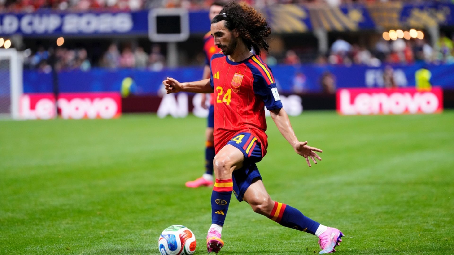 Marc Cucurella, con España