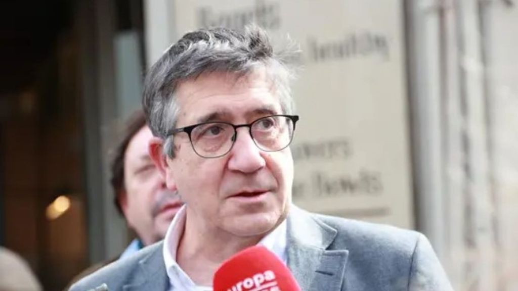 El Gobierno no flaquea en su apoyo a Zapatero a pesar de la presión del PP y de sus propios socios