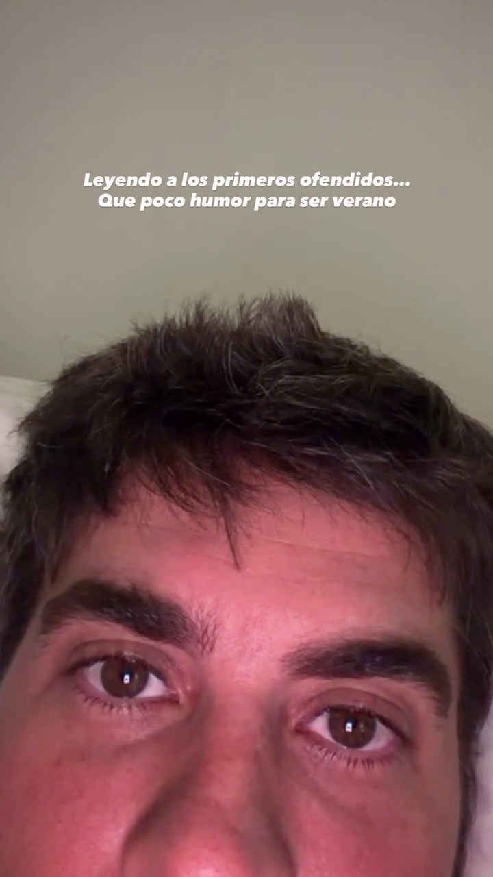 Rodri Fuertes leyendo comentarios negativos