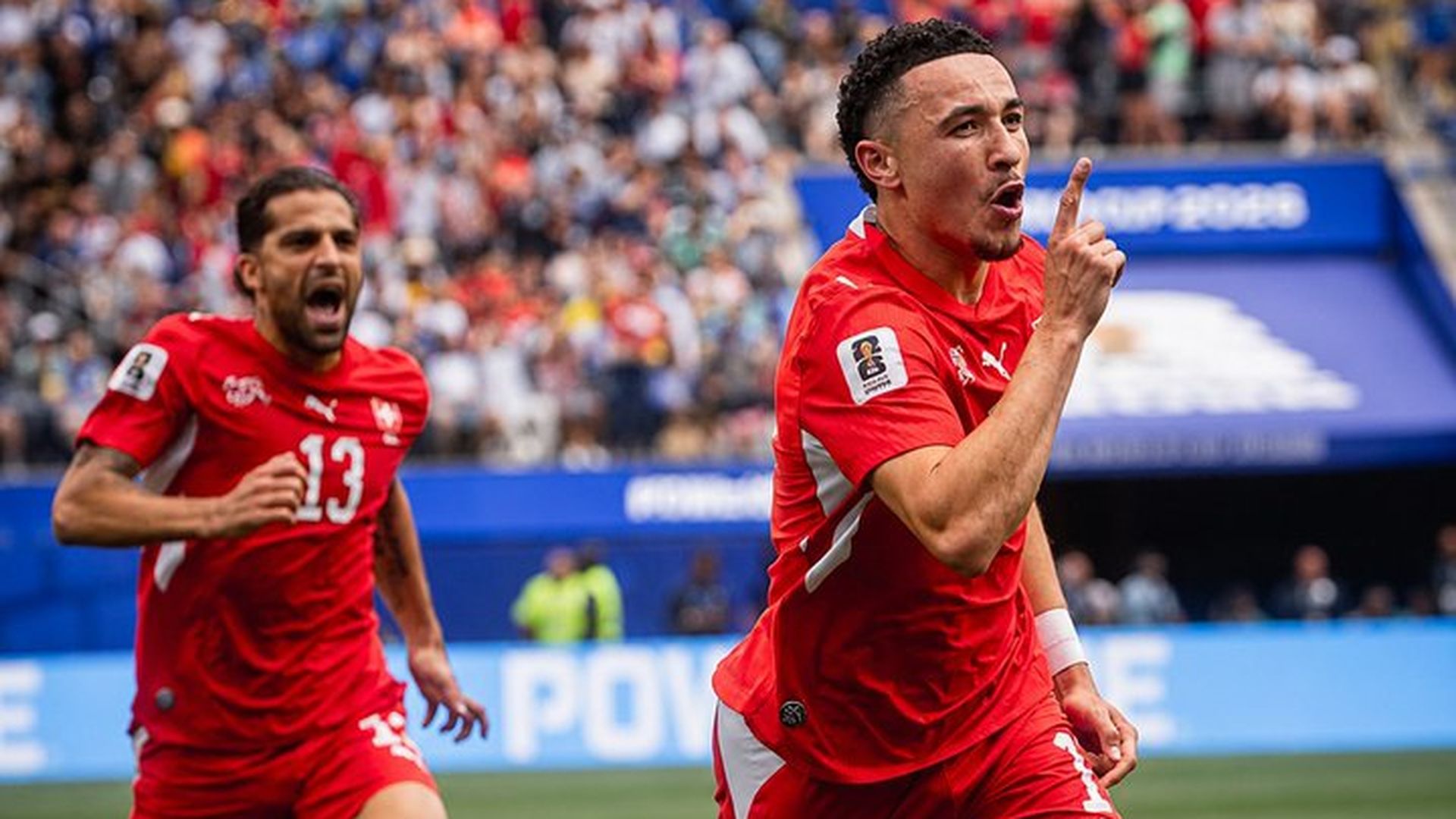 Rubén Vargas celebra su gol