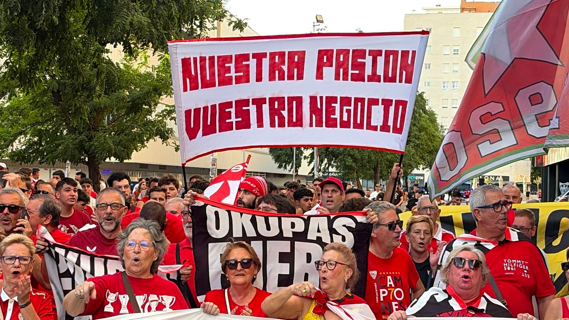 La manifestación del sevillismo calienta motores