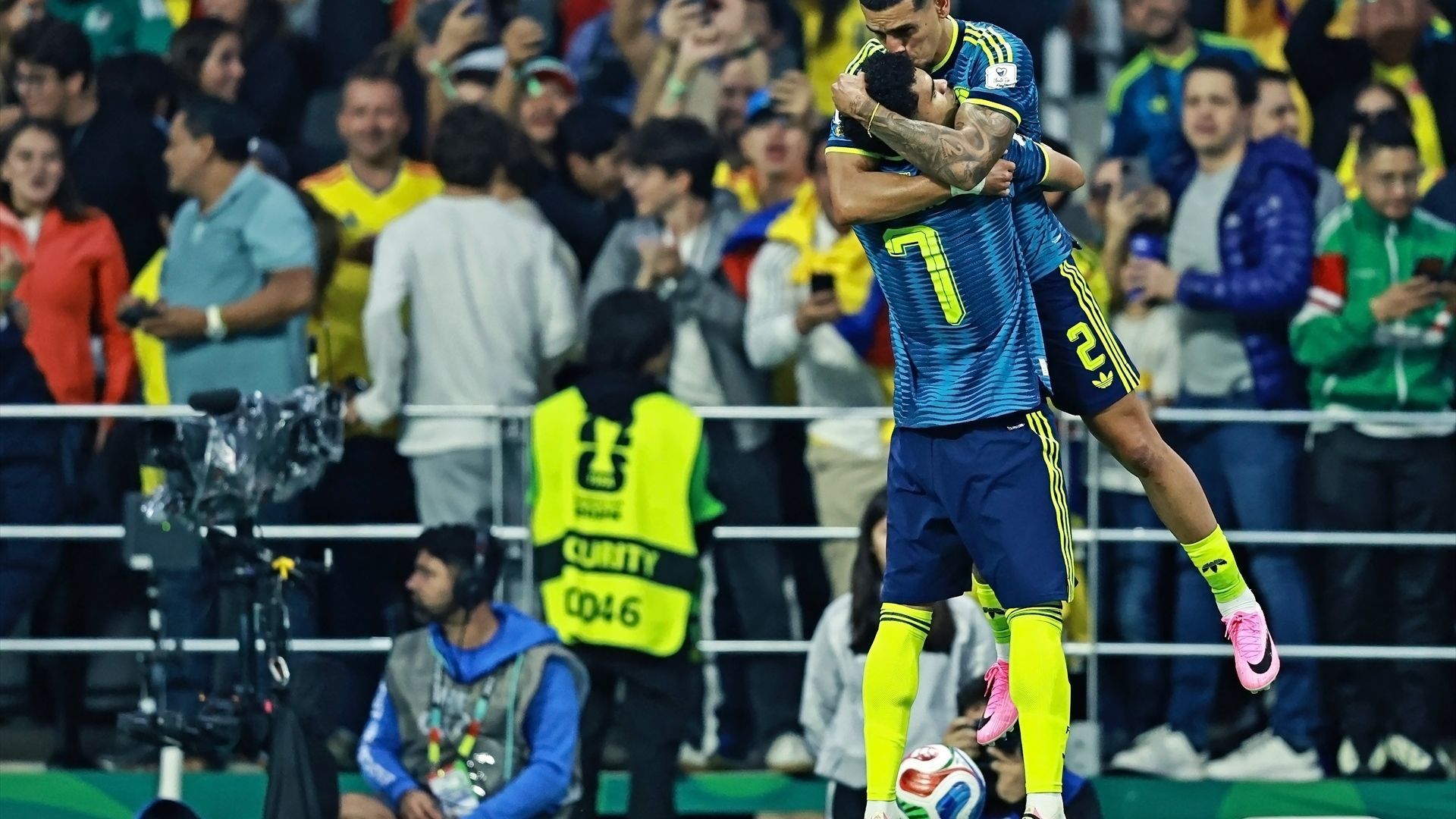 Uzbekistán-Colombia (1-3)