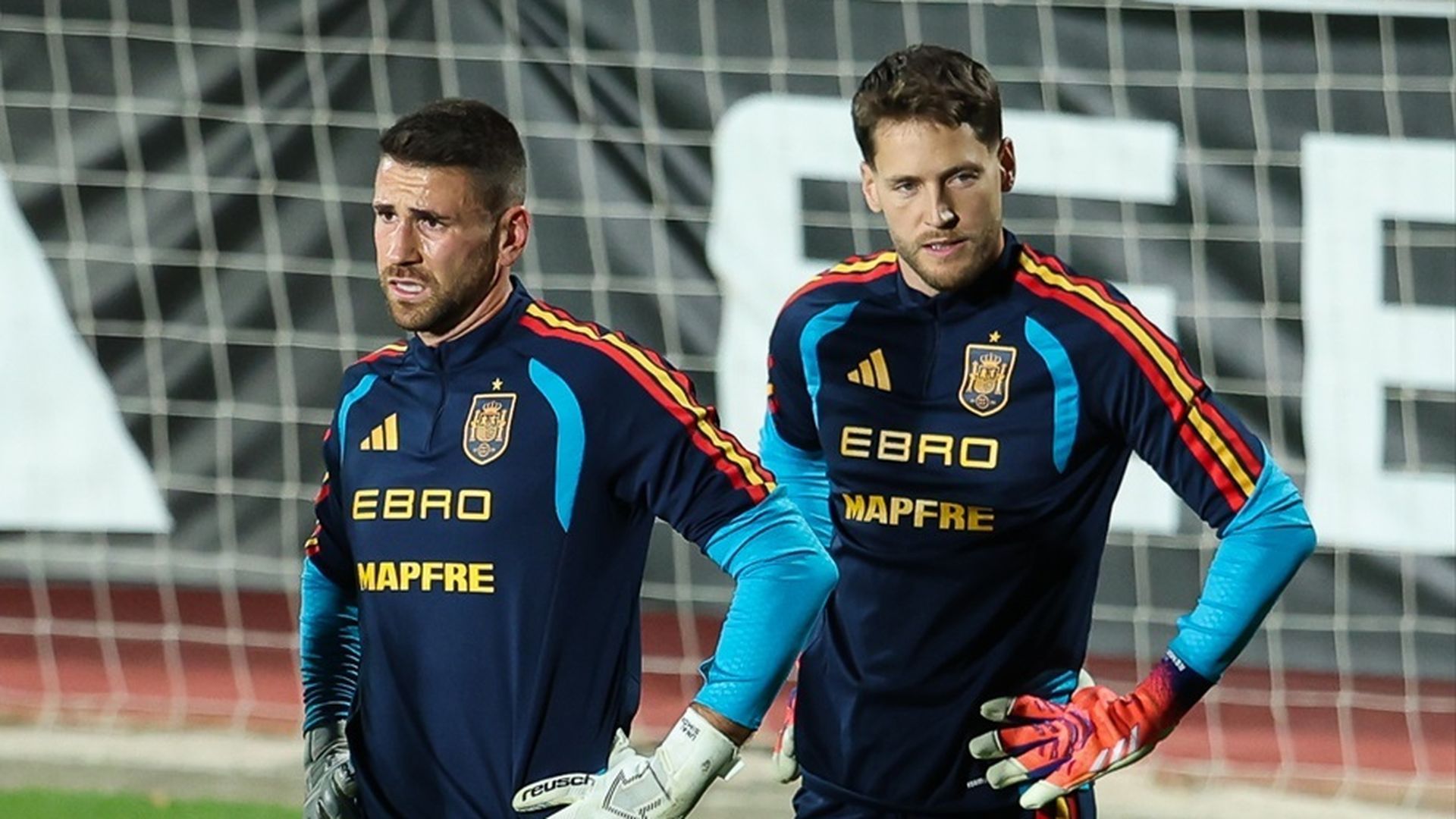 Álex Remiro y Unai Simón, en un entrenamiento de la selección Álex Remiro y Unai Simón, en un entrenamiento de la selección