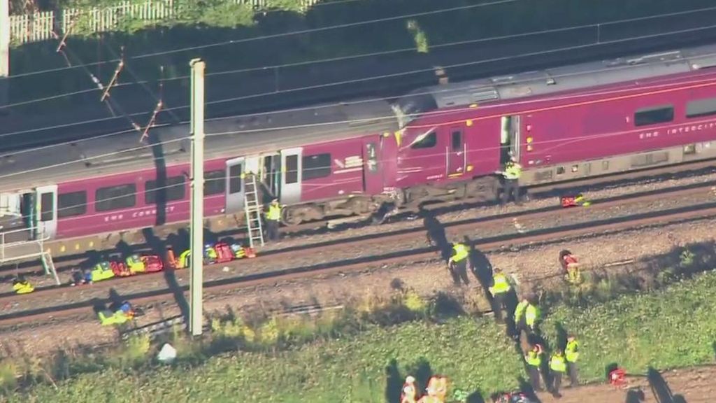 Dos trenes colisionan al norte de Londres y dejan múltiples heridos