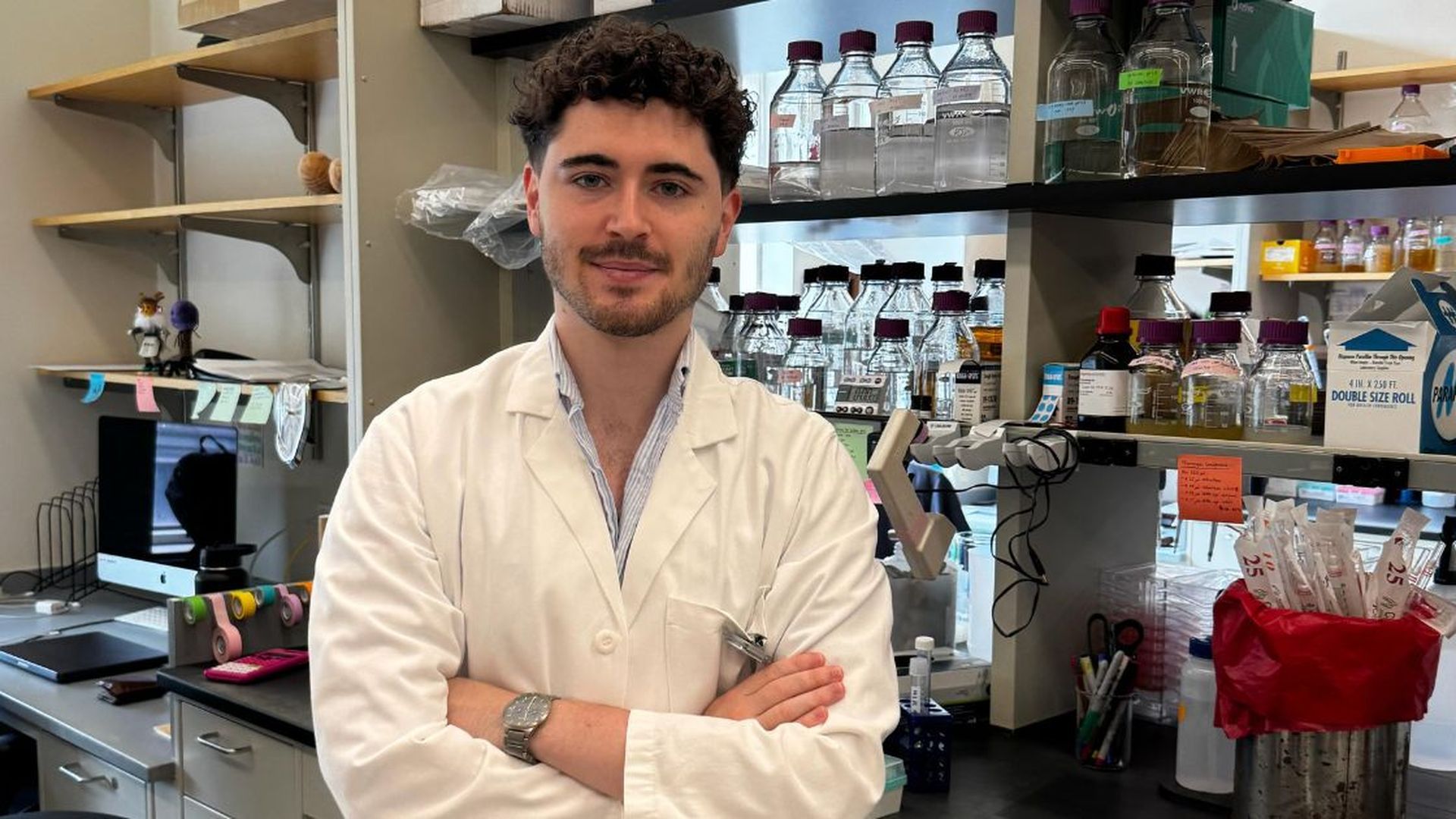 El investigador español Miguel López Rivera en su laboratorio El investigador español Miguel López Rivera en su laboratorio