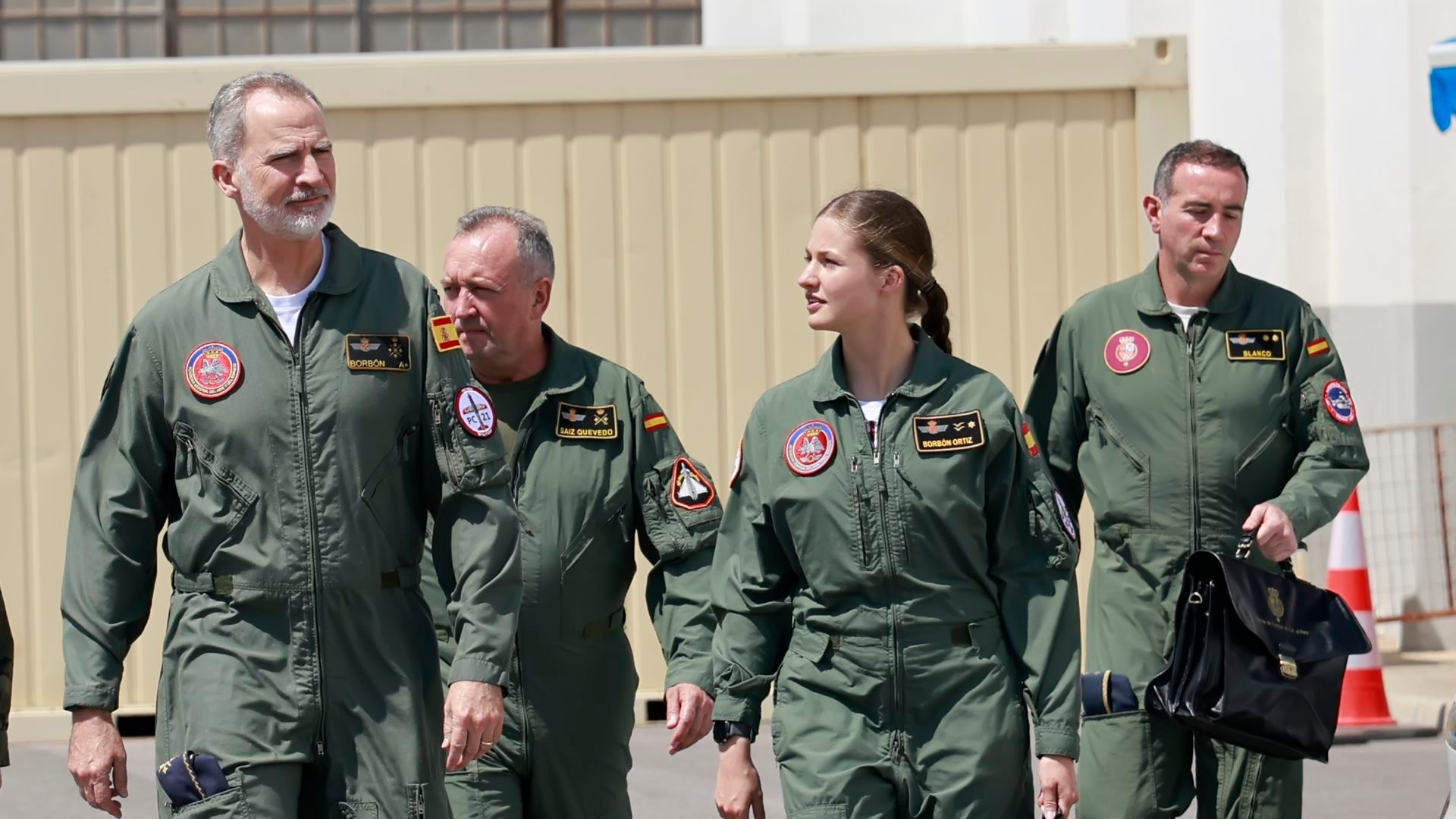 El rey Felipe y la princesa Leonor en su primer vuelo militar juntos