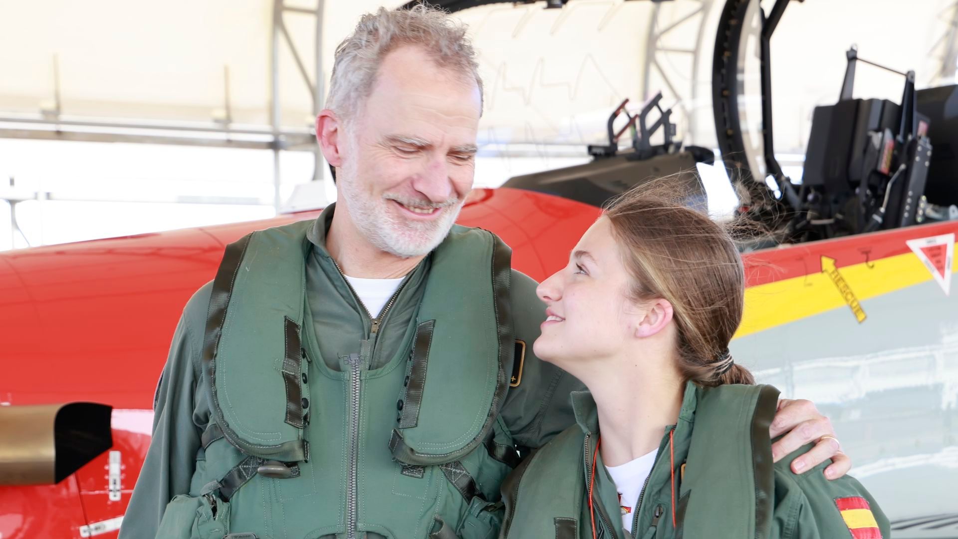 El sorprendente vídeo de la princesa Leonor y el rey Felipe de su primer vuelo militar juntos