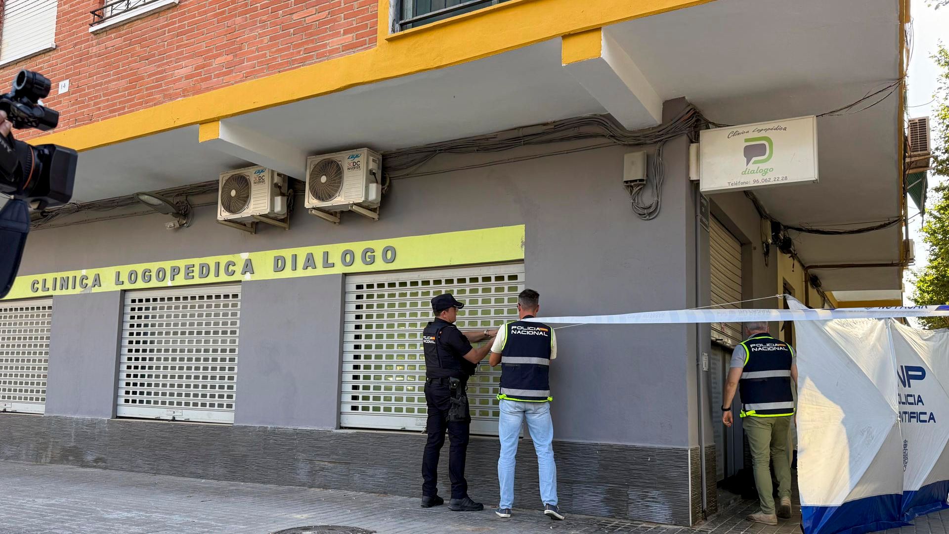 Investigación del asesinato del logopeda: analizan qué hizo el detenido desde que dejó a su hijo hasta que irrumpió en la consulta y asesinó a Vicent Investigación del asesinato del logopeda: analizan qué hizo el detenido desde que dejó a su hijo hasta que irrumpió en la consulta y asesinó a Vicent