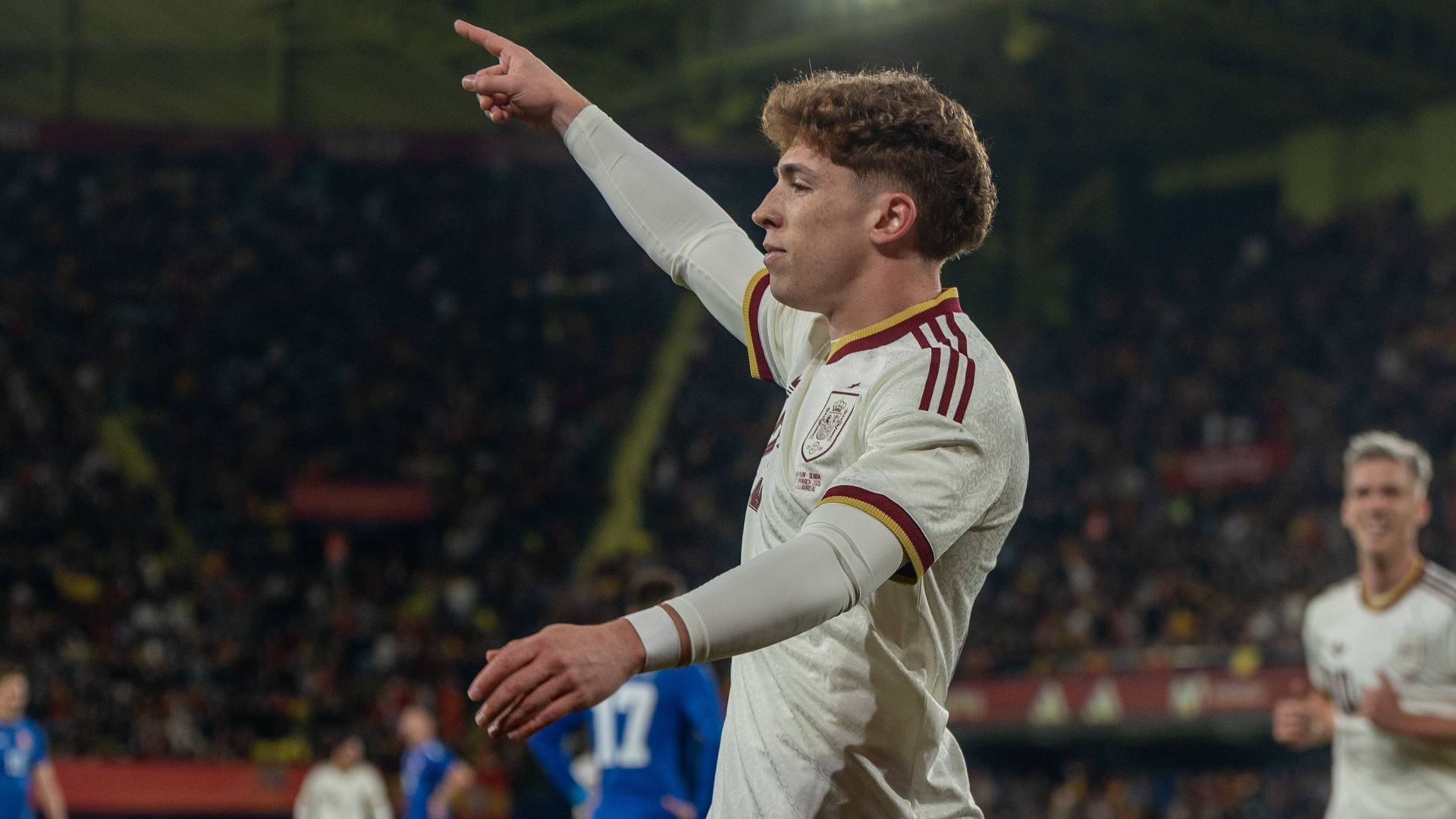 Víctor Muñoz, en un partido con la Selección Española Víctor Muñoz, en un partido con la Selección Española