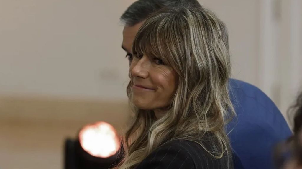 El juez Peinado manda a juicio a Begoña Gómez y le impone medidas cautelares como la retirada del pasaporte