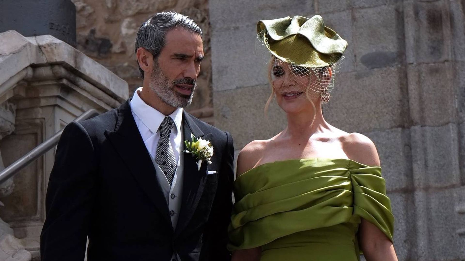 Fernando Sanz e Ingrid Asensio, en la boda de su hija Fernando Sanz e Ingrid Asensio, en la boda de su hija