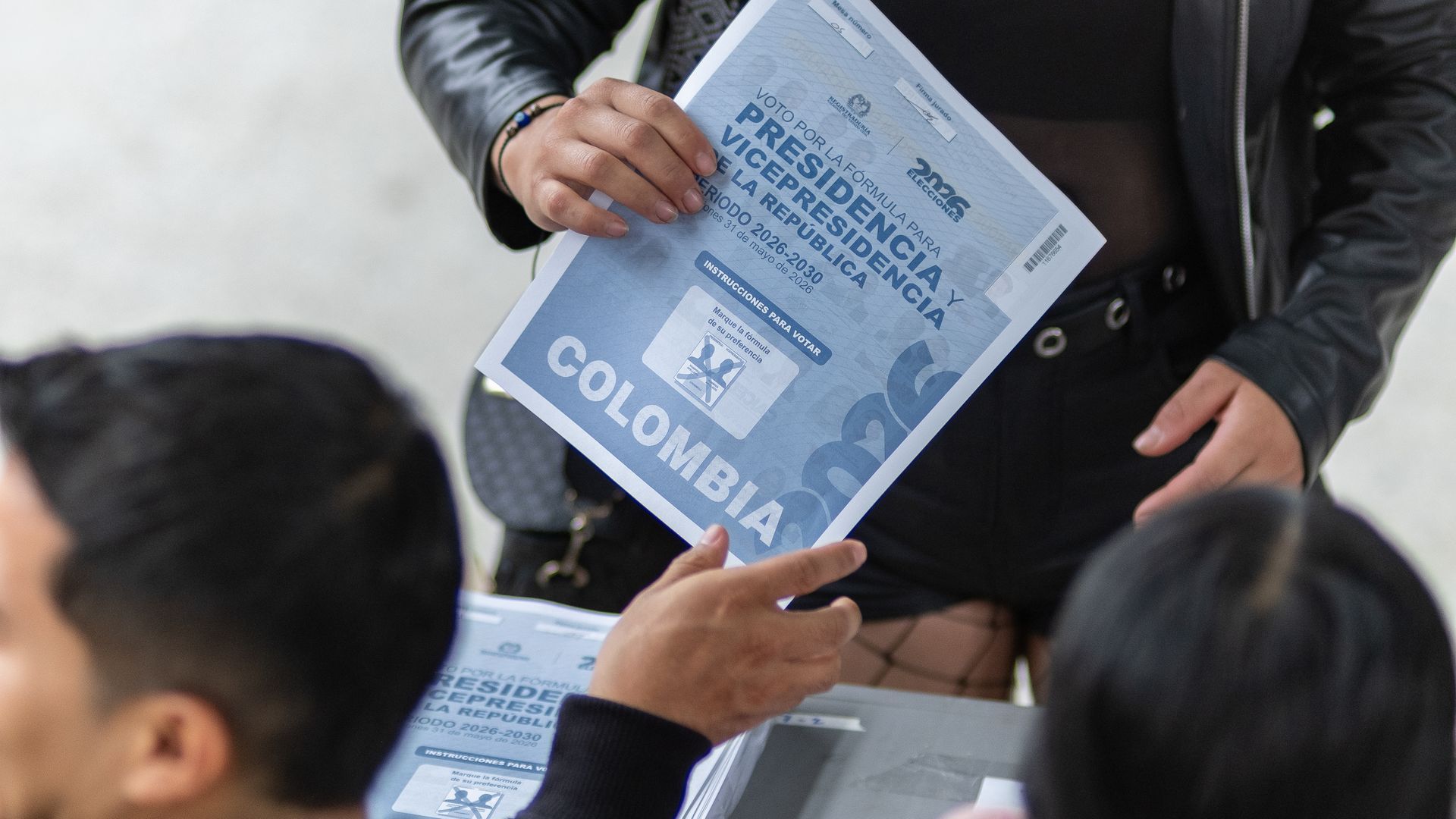 Colombia llega este domingo a la fase decisiva de sus elecciones presidenciales Colombia llega este domingo a la fase decisiva de sus elecciones presidenciales
