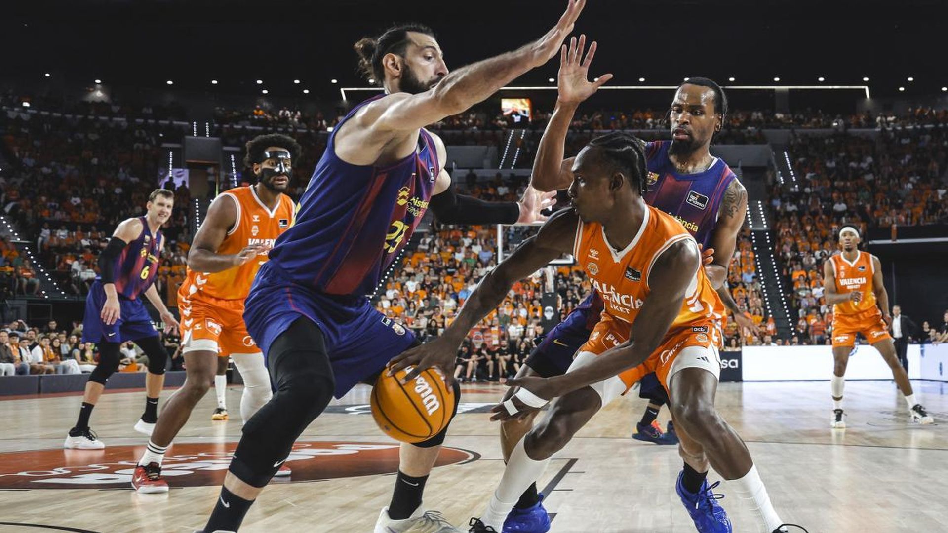 El Playoff Final viaja al Palau Blaugrana para el tercer partido entre Valencia Basket y Barça El Playoff Final viaja al Palau Blaugrana para el tercer partido entre Valencia Basket y Barça