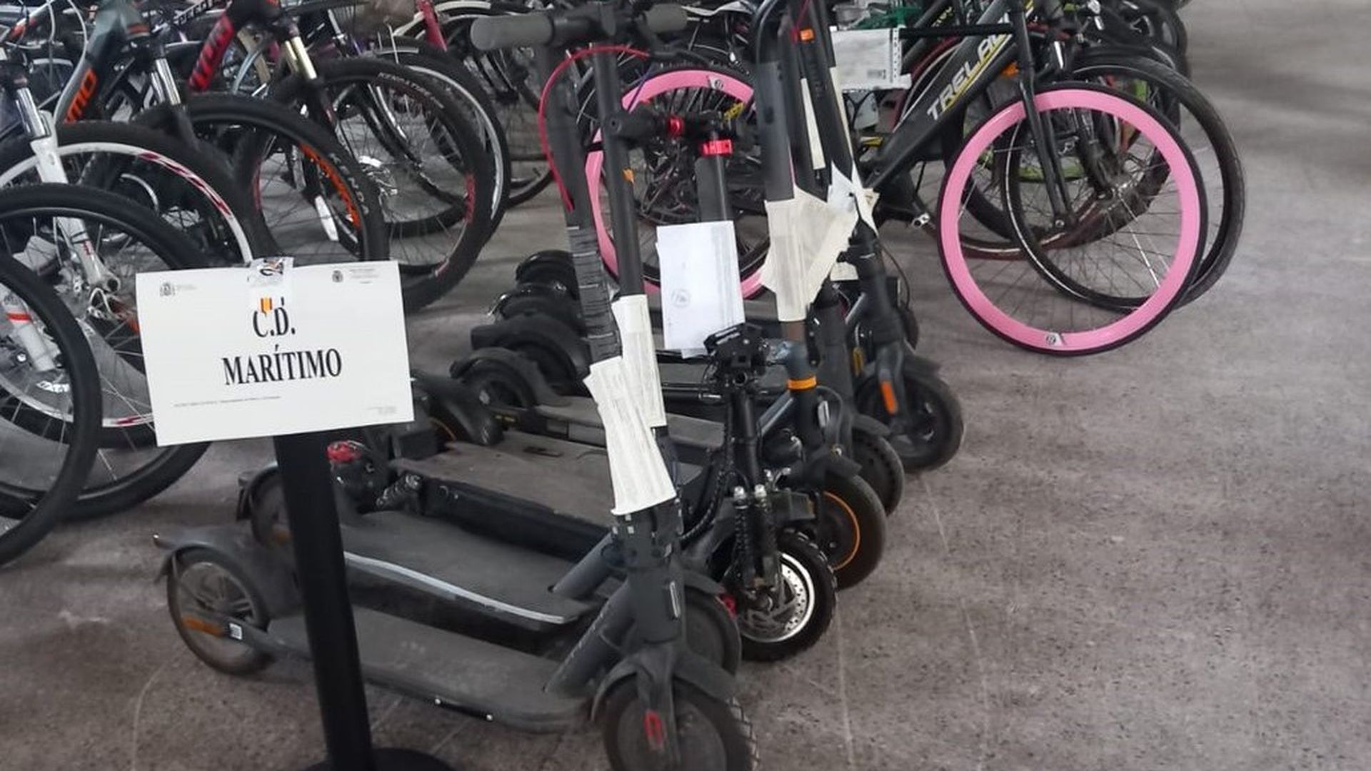 Patinetes eléctricos y bicicletas Patinetes eléctricos y bicicletas