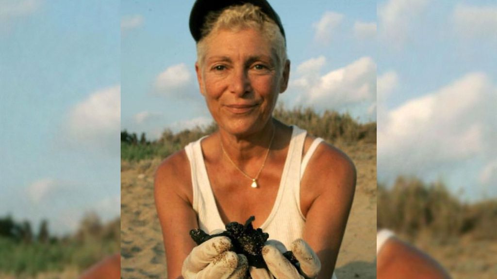 Quién era Mona Khalil, la activista y defensora de las tortugas marinas que Israel ha matado en una playa del Líbano