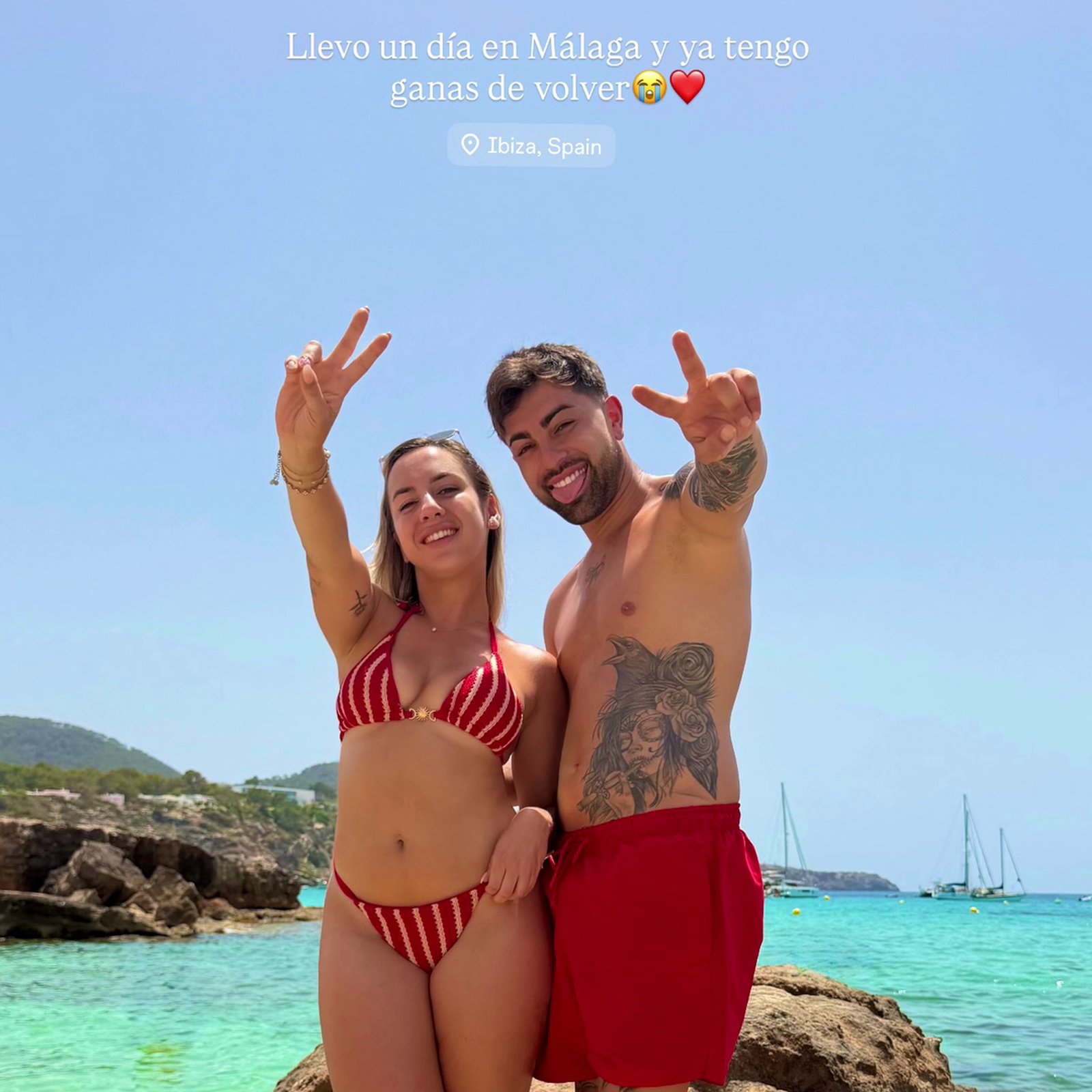 Álvaro durante su viaje a Ibiza con otra chica