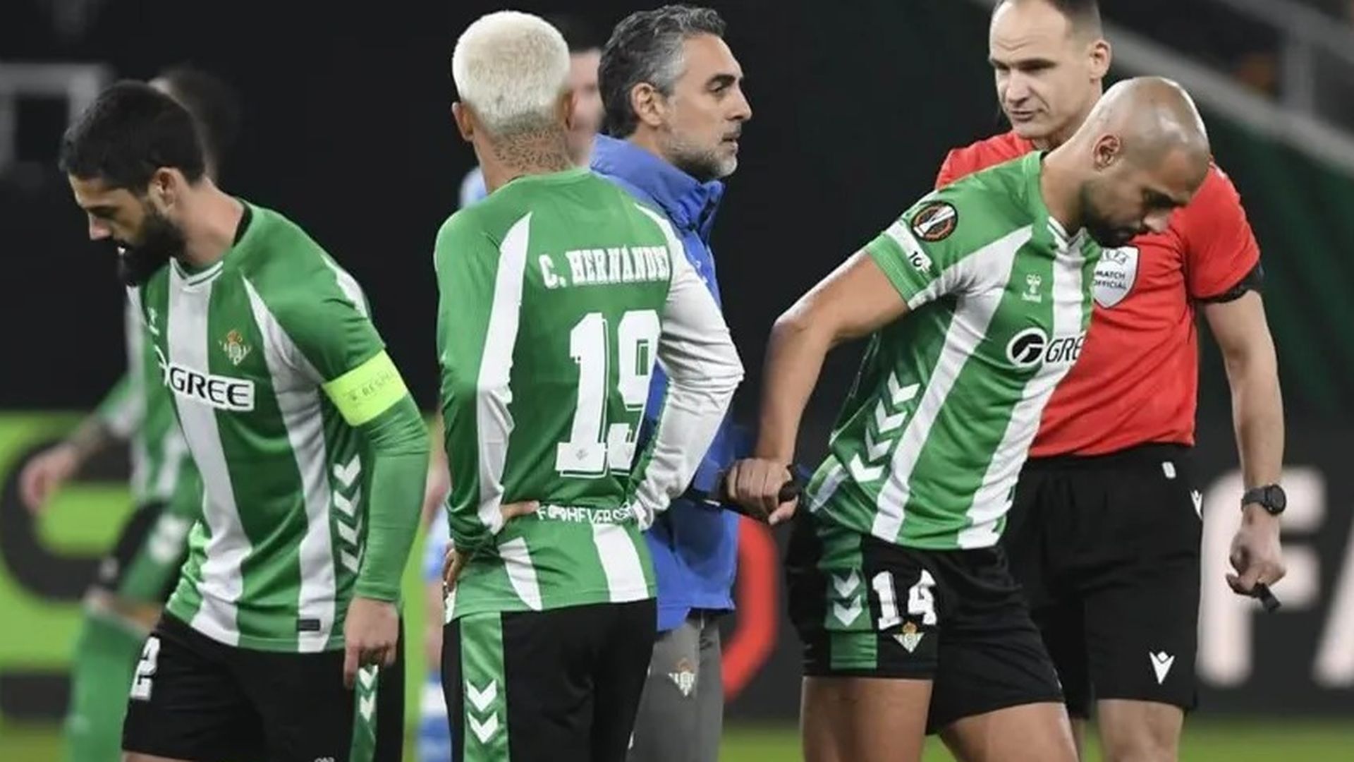 Amrabat e Isco, lesionados en el Betis-Utrecht Amrabat e Isco, lesionados en el Betis-Utrecht