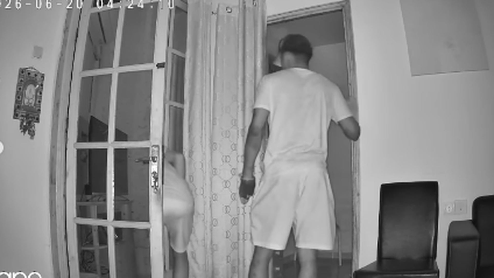 Asalto brutal a un anciano de 88 años en su casa en Palma: la Policía detuvo a dos de los implicados en el aeropuerto de Barcelona Asalto brutal a un anciano de 88 años en su casa en Palma: la Policía detuvo a dos de los implicados en el aeropuerto de Barcelona