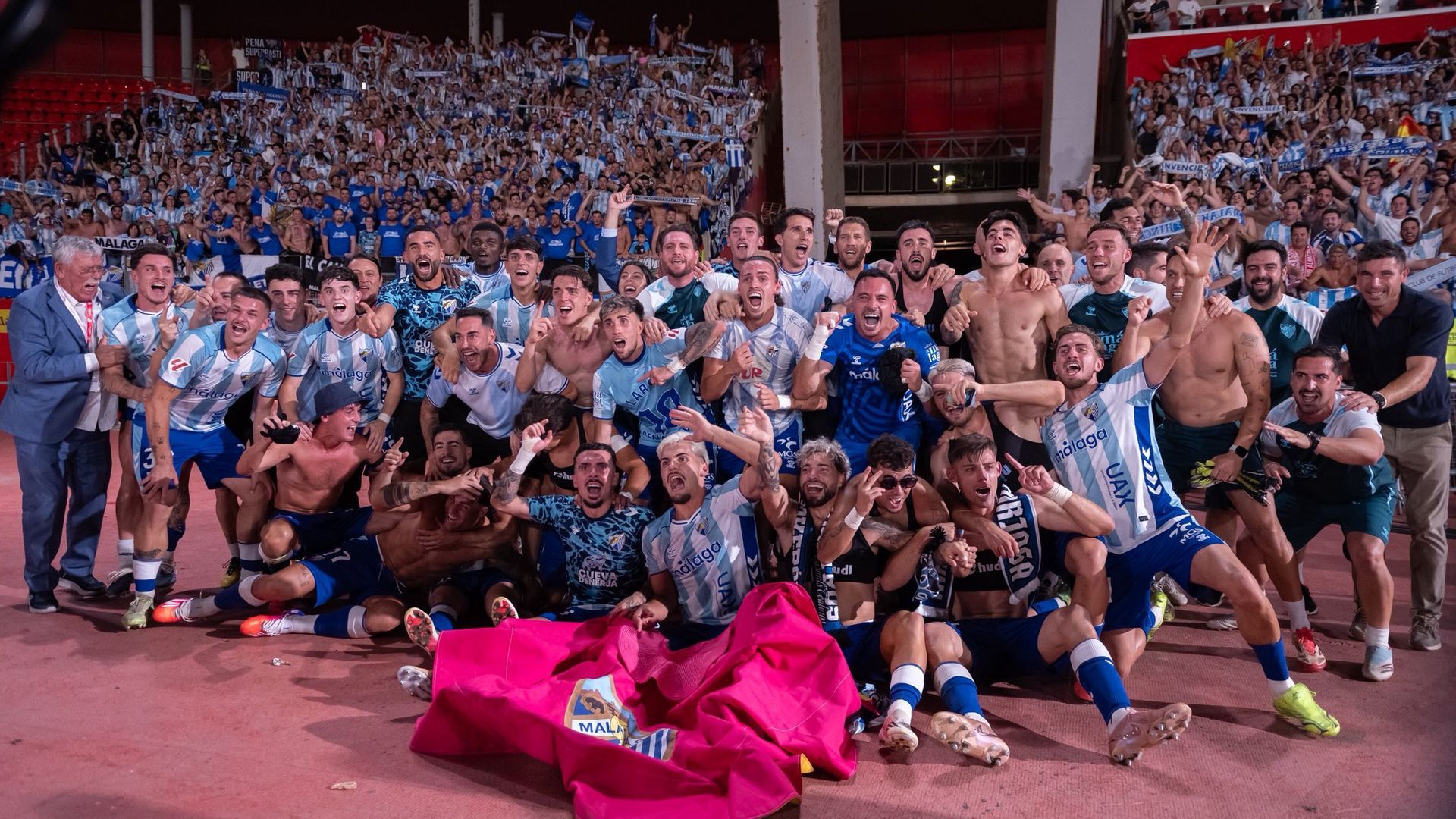 Celebración blanquiazul en Almería