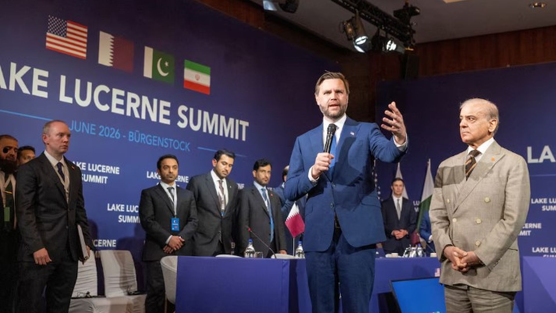 El vicepresidente de EEUU, J.D Vance con el primer ministro de Pakistán, Shehbaz Sharif El vicepresidente de EEUU, J.D Vance con el primer ministro de Pakistán, Shehbaz Sharif