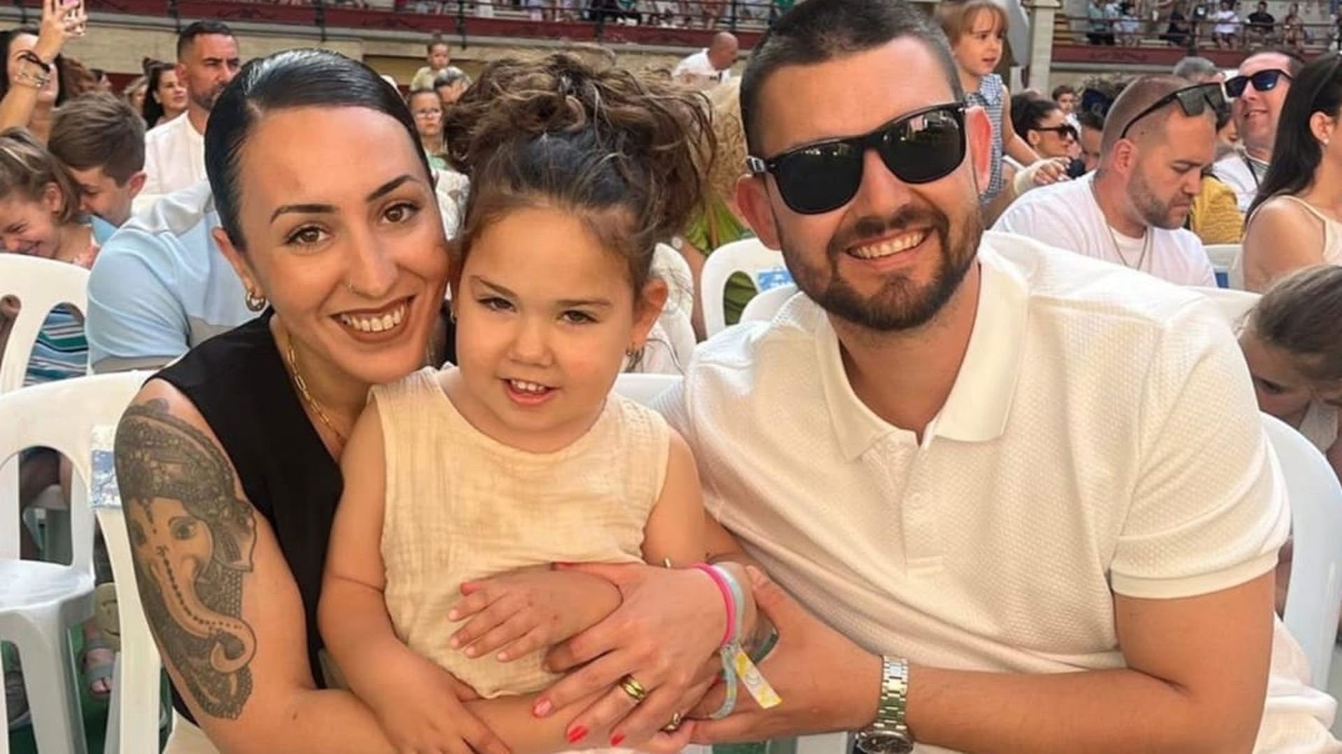 Gabriella con sus padres