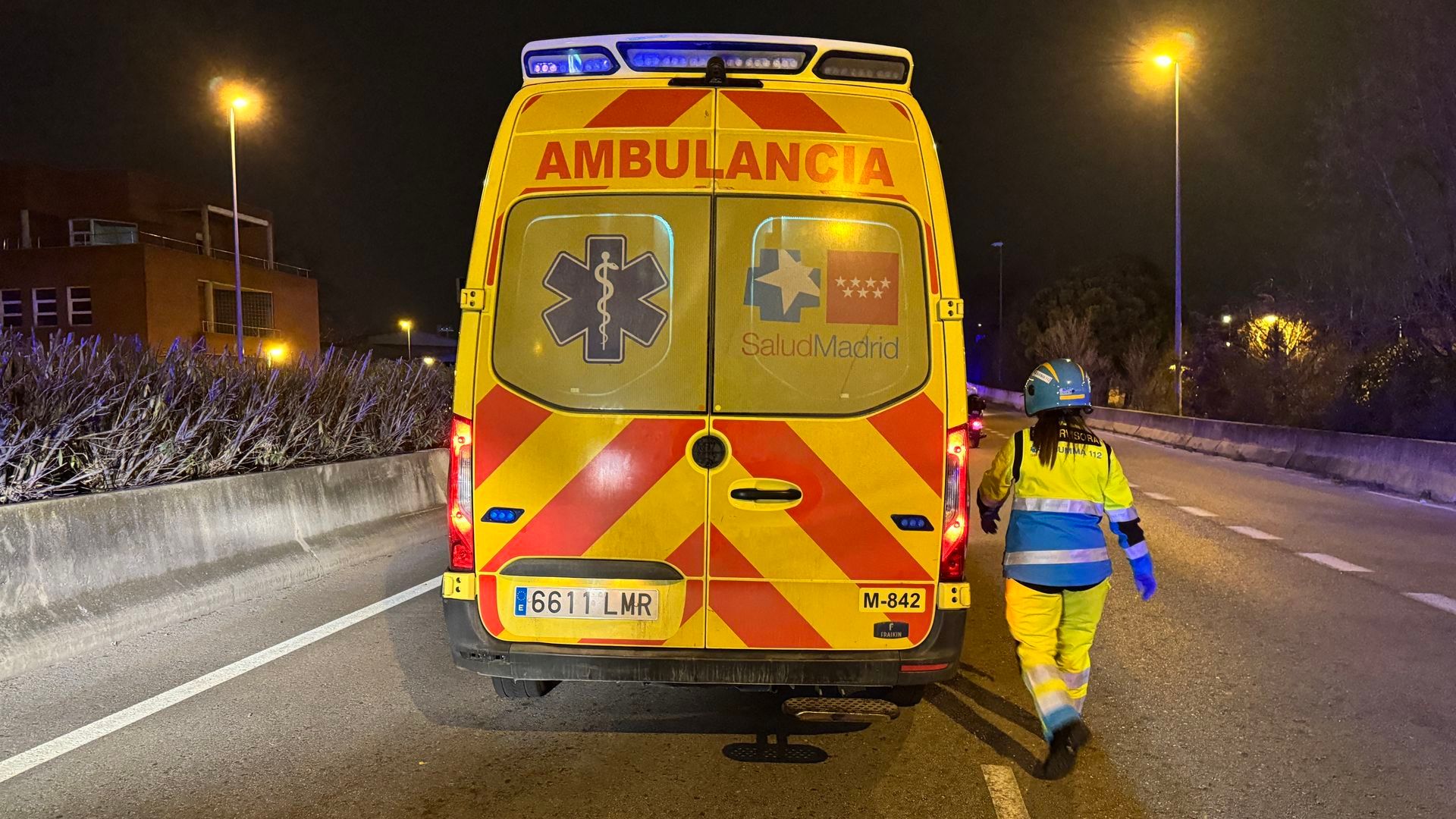 Muere el conductor de un vehículo tras colisionar con las cabinas de peaje en la R-5 Muere el conductor de un vehículo tras colisionar con las cabinas de peaje en la R-5