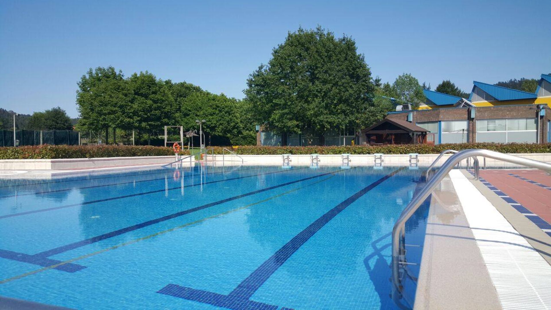 Una de las dos piscinas municipales con las que cuenta la localidad vizcaína de Lemoa Una de las dos piscinas municipales con las que cuenta la localidad vizcaína de Lemoa