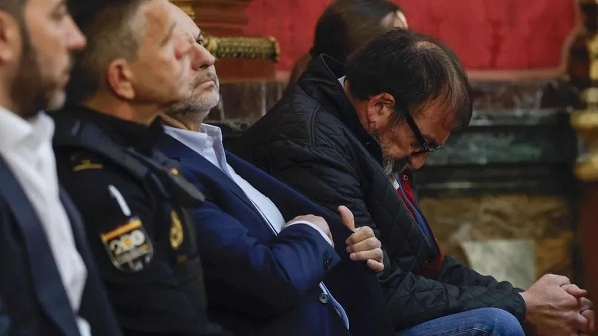 Víctor de Aldama (1i), José Luis Ábalos (2i) y Koldo García (d) en el banquillo de los acusados durante el juicio en el Tribunal Supremo Víctor de Aldama (1i), José Luis Ábalos (2i) y Koldo García (d) en el banquillo de los acusados durante el juicio en el Tribunal Supremo