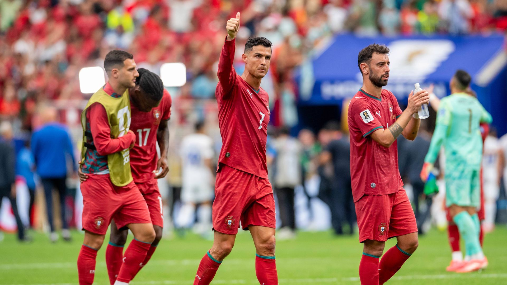 Cristiano Ronaldo, durante el partido ante Uzbekistán. Cristiano Ronaldo, durante el partido ante Uzbekistán.